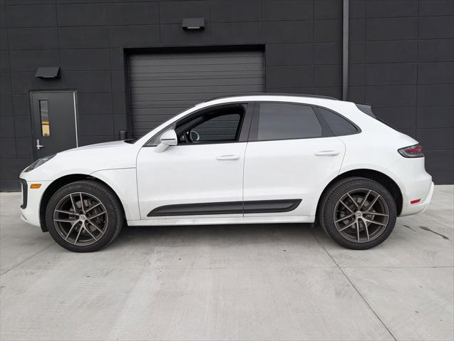 2025 Porsche Macan Unknown