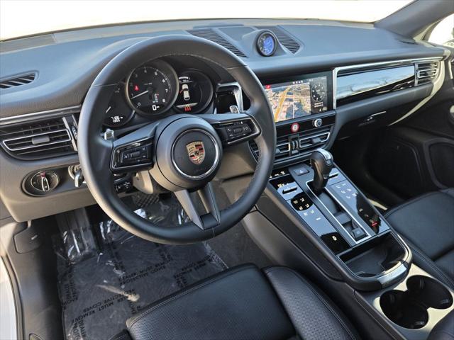 2025 Porsche Macan Unknown