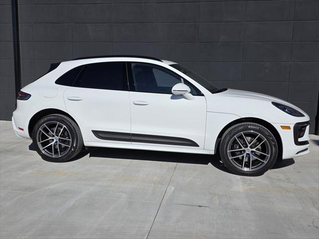 2025 Porsche Macan Unknown