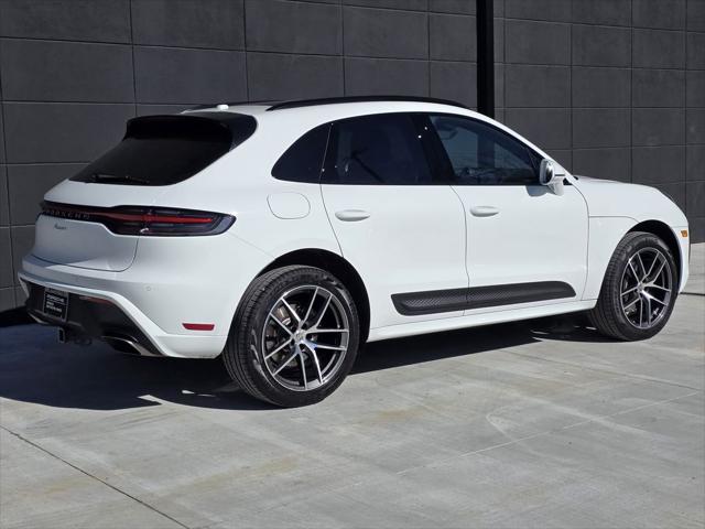 2025 Porsche Macan Unknown