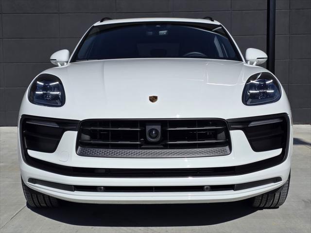 2025 Porsche Macan Unknown