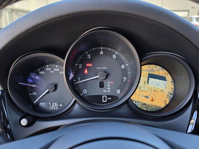 2025 Porsche Macan Unknown