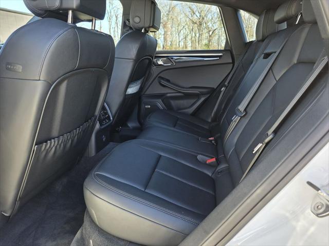 2025 Porsche Macan Unknown