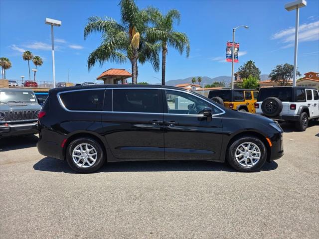 2027 Chrysler Pacifica PACIFICA SELECT