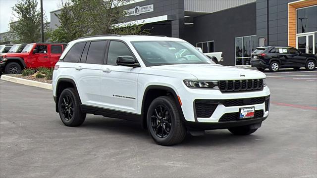 2026 Jeep Grand Cherokee GRAND CHEROKEE LAREDO ALTITUDE 4X4
