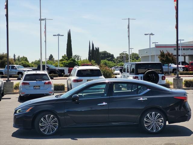 2023 Nissan Altima SL FWD