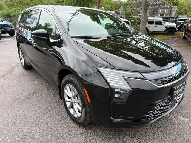 2027 Chrysler Pacifica PACIFICA SELECT AWD