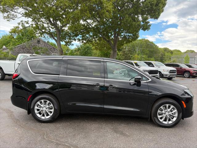 2027 Chrysler Pacifica PACIFICA SELECT AWD