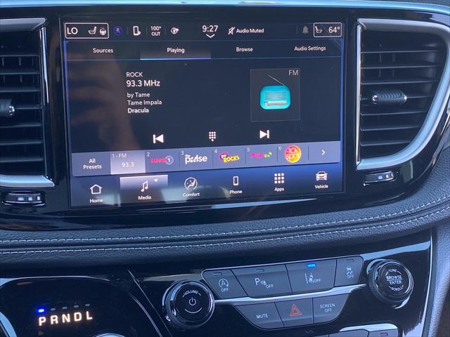2027 Chrysler Pacifica Select