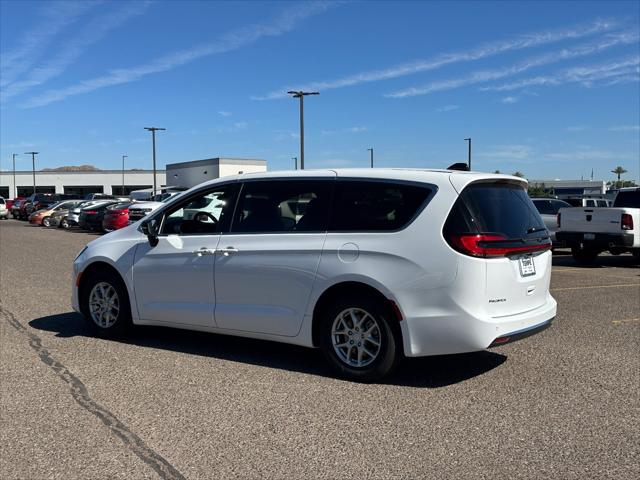 2027 Chrysler Pacifica PACIFICA SELECT