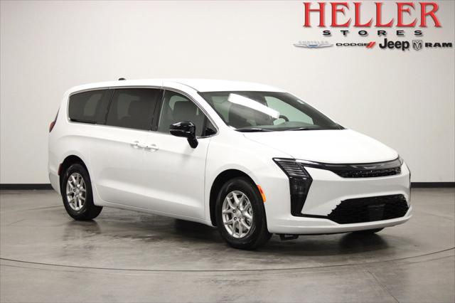 2027 Chrysler Pacifica Select for sale in Pontiac, IL