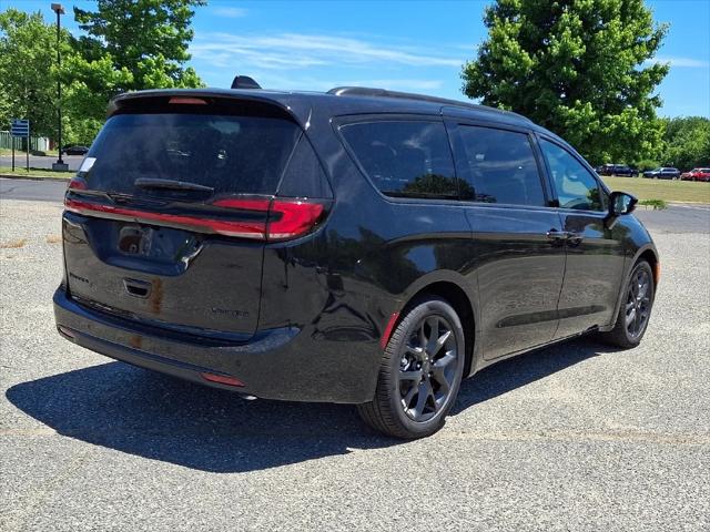 2027 Chrysler Pacifica Limited