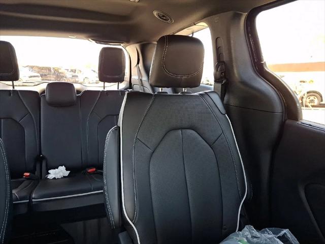 2027 Chrysler Pacifica Limited