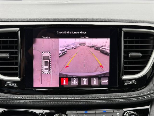 2027 Chrysler Pacifica Select