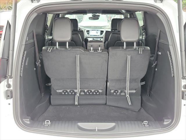 2027 Chrysler Pacifica Select