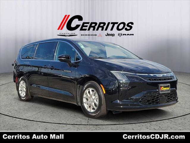 2027 Chrysler Pacifica Select for sale in Cerritos, CA