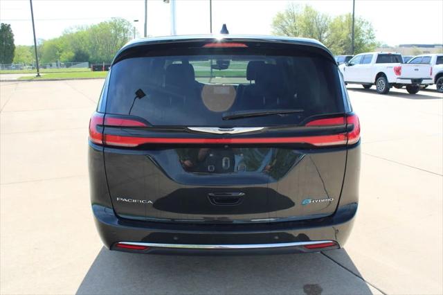 2024 Chrysler Pacifica Hybrid Select