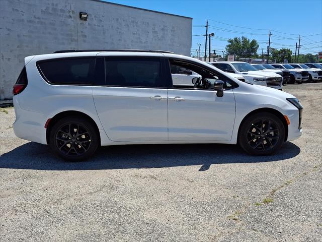 2027 Chrysler Pacifica PACIFICA LIMITED AWD 2027 Chrysler Pacifica PACIFICA LIMITED AWD