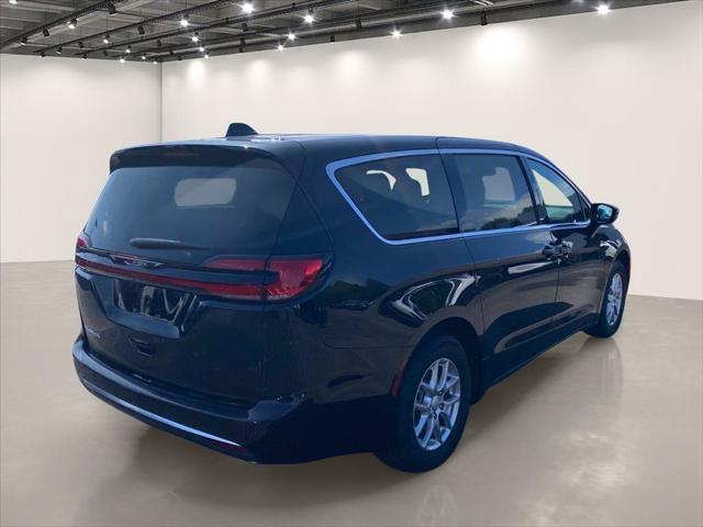 2027 Chrysler Pacifica PACIFICA SELECT