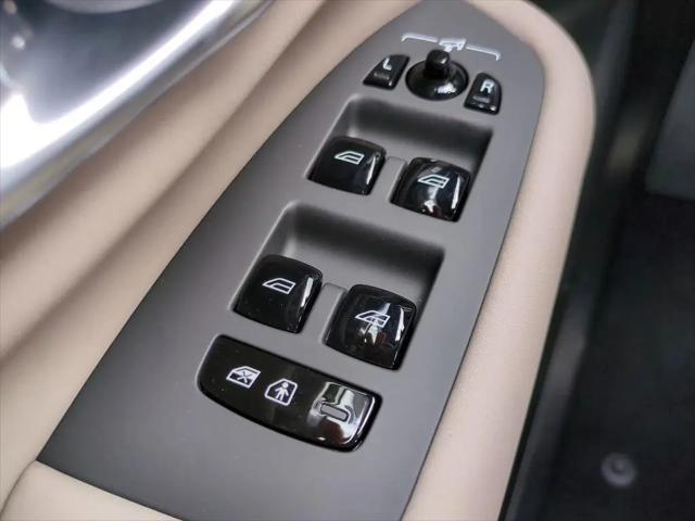 2026 Volvo XC90 Plus, B6 AWD Gas mild hybrid, Gasoline, Bright, 6 Seats