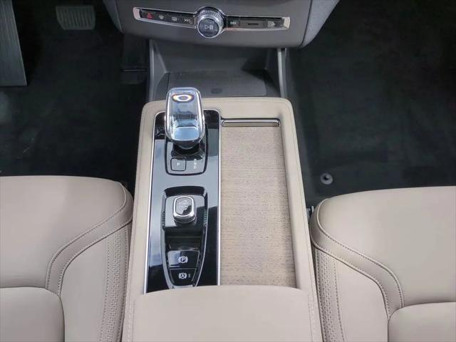 2026 Volvo XC90 Plus, B6 AWD Gas mild hybrid, Gasoline, Bright, 6 Seats