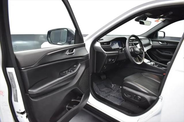 2025 Jeep Grand Cherokee Altitude 4x4