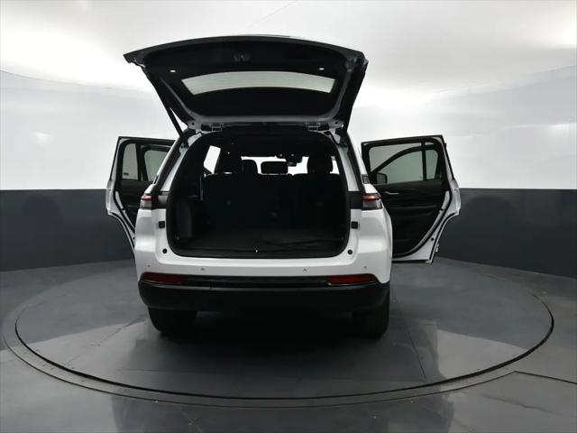 2025 Jeep Grand Cherokee Altitude 4x4