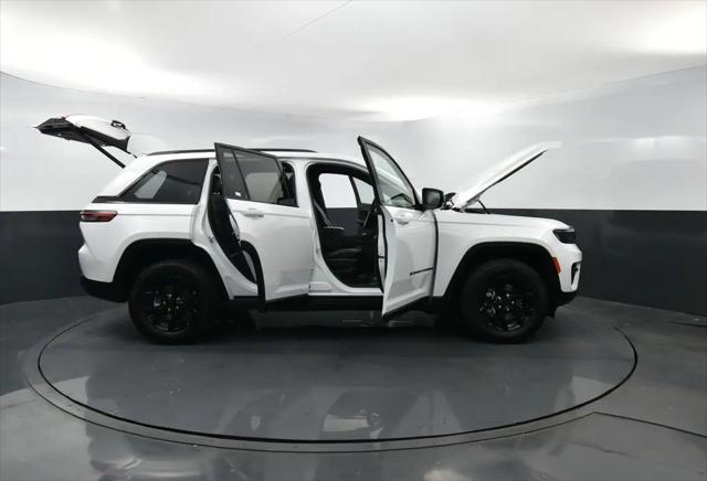 2025 Jeep Grand Cherokee Altitude 4x4