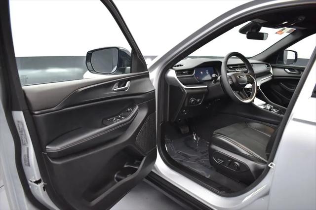 2025 Jeep Grand Cherokee Altitude 4x4