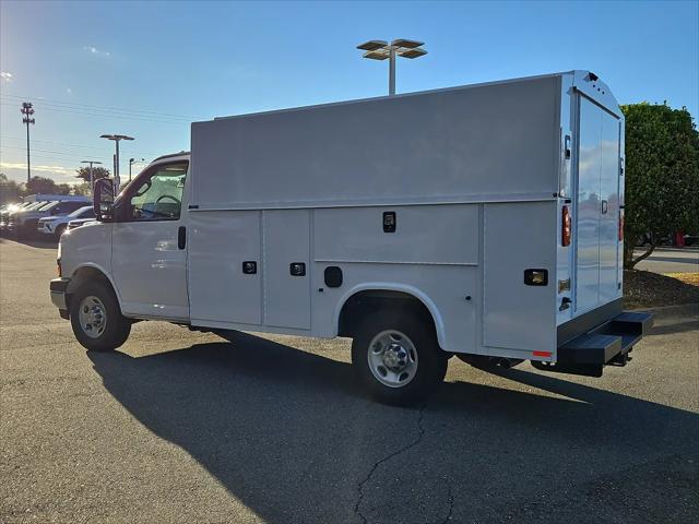 2025 Chevrolet Express Cutaway Work Van