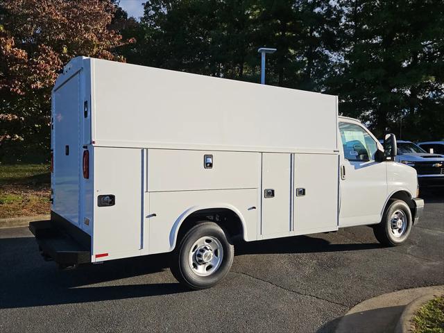 2025 Chevrolet Express Cutaway Work Van