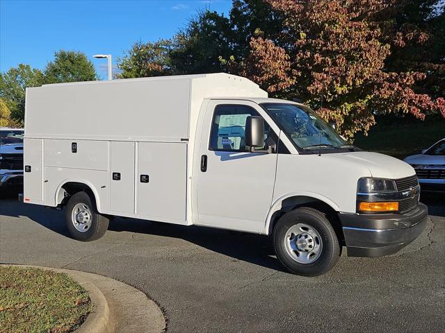 2025 Chevrolet Express Cutaway Work Van