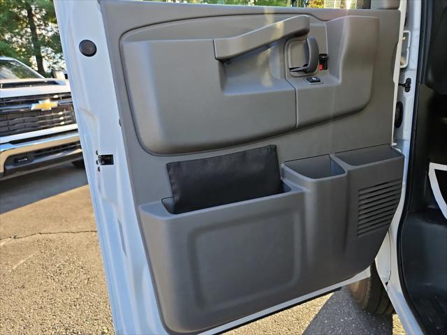 2025 Chevrolet Express Cutaway Work Van