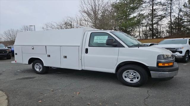 2025 Chevrolet Express Cutaway Work Van