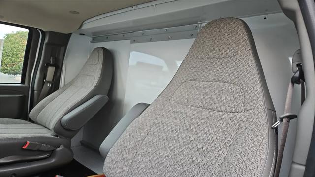 2025 Chevrolet Express Cutaway Work Van