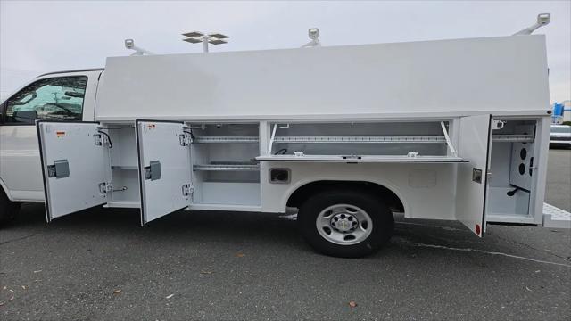 2025 Chevrolet Express Cutaway Work Van