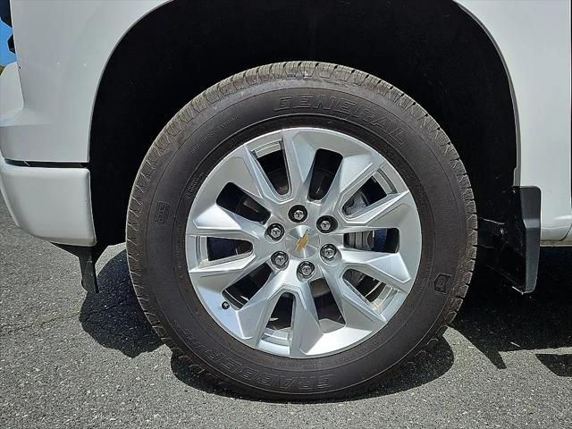 2026 Chevrolet Silverado 1500 4WD Crew Cab Short Bed Custom