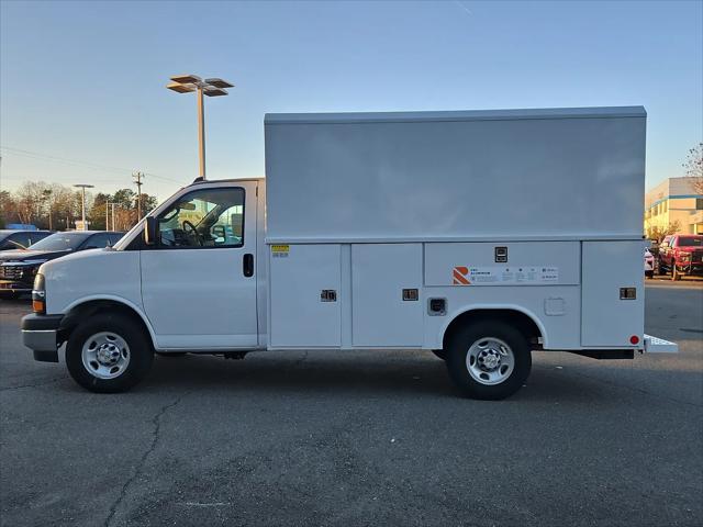 2025 Chevrolet Express Cutaway Work Van