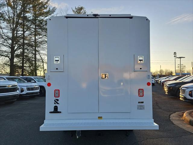 2025 Chevrolet Express Cutaway Work Van