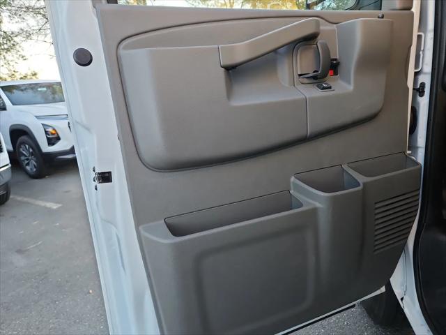 2025 Chevrolet Express Cutaway Work Van