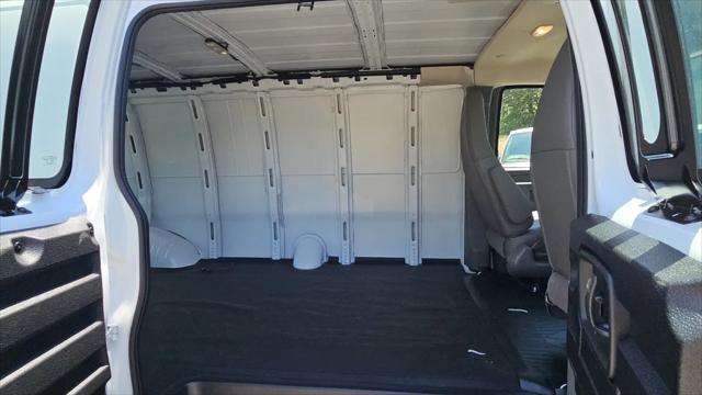 2025 Chevrolet Express Cargo Van RWD 2500 Extended Wheelbase WT
