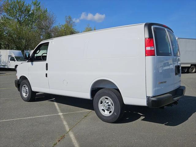 2025 Chevrolet Express Cargo Van RWD 2500 Regular Wheelbase WT