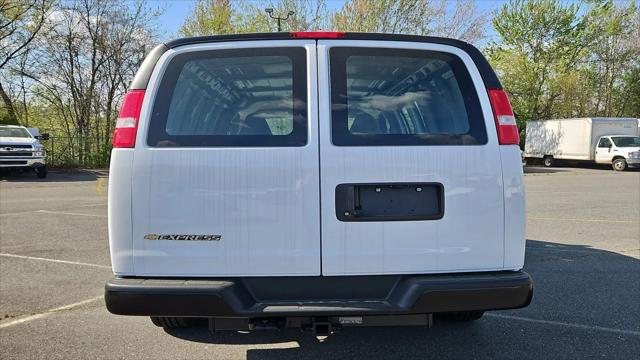 2025 Chevrolet Express Cargo Van RWD 2500 Regular Wheelbase WT