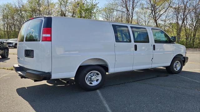 2025 Chevrolet Express Cargo Van RWD 2500 Regular Wheelbase WT
