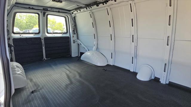 2025 Chevrolet Express Cargo Van RWD 2500 Extended Wheelbase WT