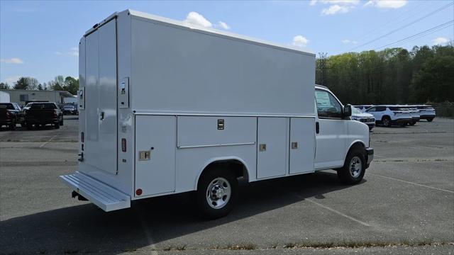 2025 Chevrolet Express Cutaway Work Van