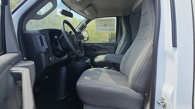 2025 Chevrolet Express Cutaway Work Van