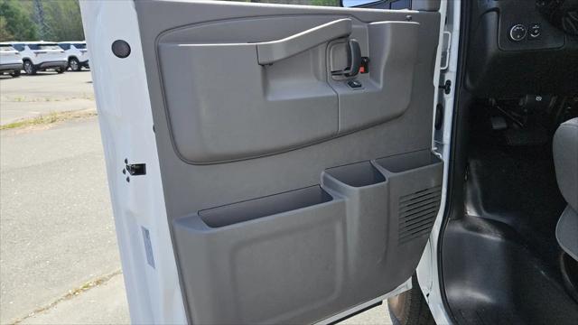 2025 Chevrolet Express Cutaway Work Van