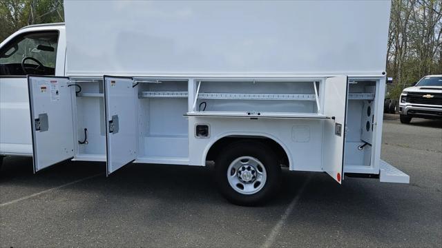 2025 Chevrolet Express Cutaway Work Van