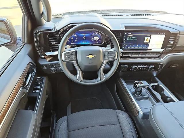2026 Chevrolet Silverado 1500 4WD Crew Cab Standard Bed LT